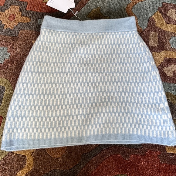 NEW with tags wool mini skirt! - Picture 3 of 4